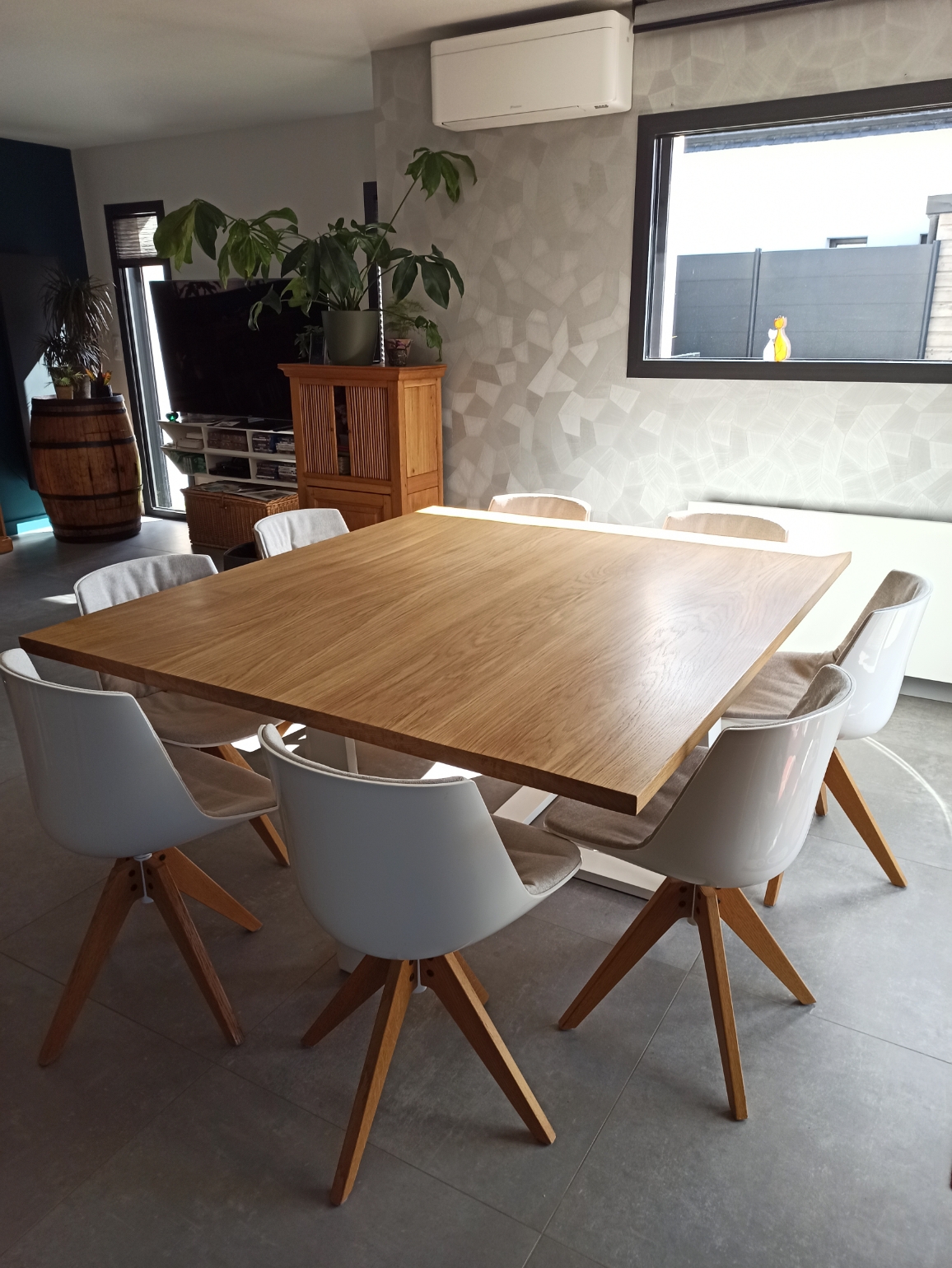 Photo d'une table créée par Hubert Chapron Ébénisterie